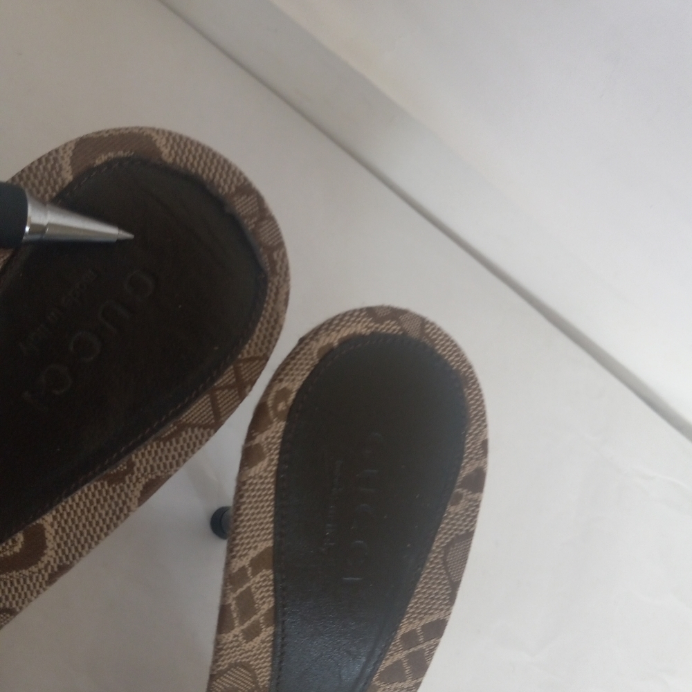 Gucci monogram chain heels size 38.5 - Picture 5 of 16